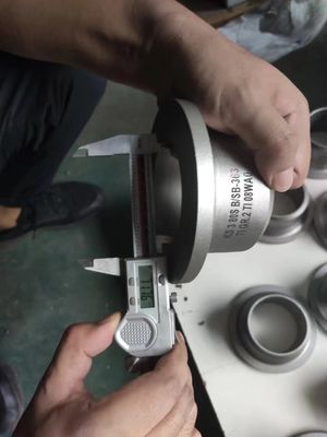 ASTM B366 Заглушка из кованой стали 4 "штуцер из легированной стали с наружной резьбой