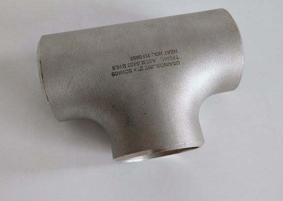 Двухшпиндельный тройник UNS S31803 ASME B16.9 SCH10S BW штуцеров трубы нержавеющей стали равный