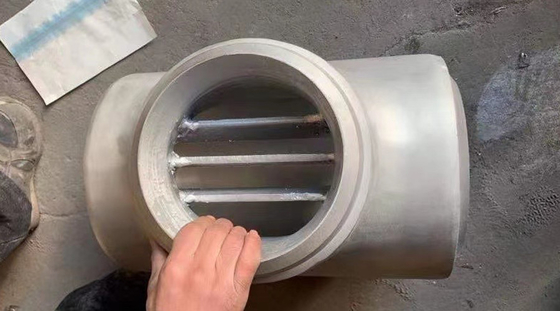 DN 200 mm, ЗАПЕРТЫЙ ТРОЙНИК, SCH80S, SMLS, ДВУХШПИНДЕЛЬНЫЕ SS, ASTM A815-UNS S31803, BW, ASME B16.9